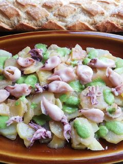 Una foto de Chipironcitos en salsa verde🦑🌿