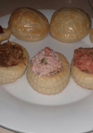 Una foto de Volovanes y canastas de feite