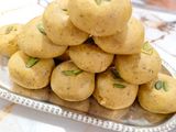 बेसन के लड्डु