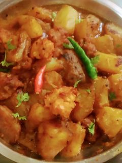 মুসুর ডালের বড়া দিয়ে পেঁপে আলুর তরকারি (masoor daler bora diye peper tarkari Recipe in Bengali) রেসিপির প্রধান ছবি