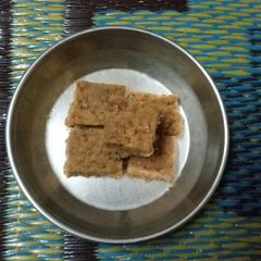 A picture of Gul Papdi.