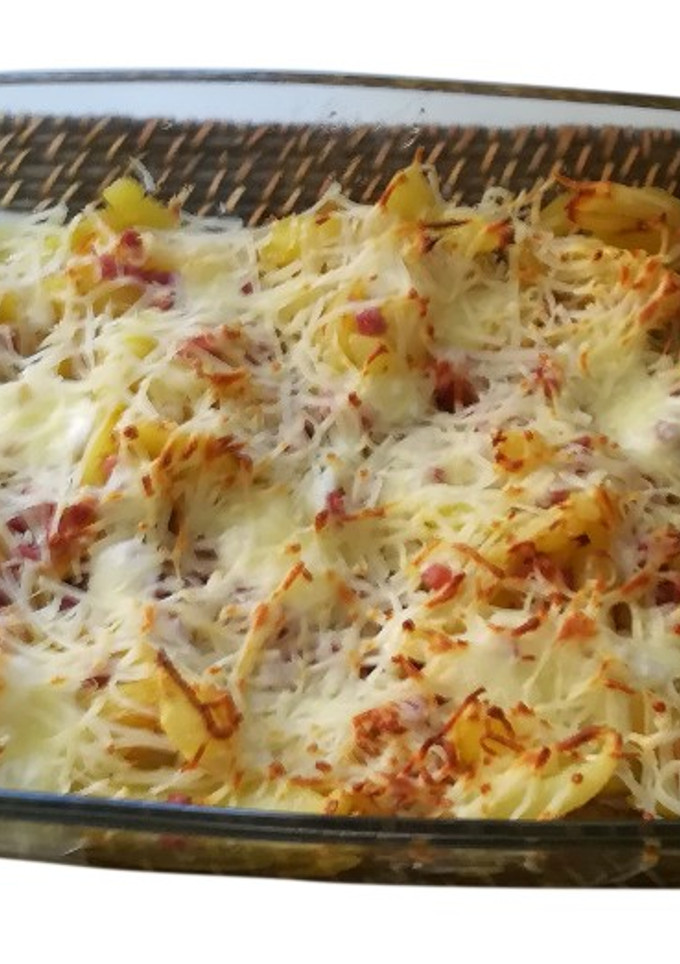 Una foto de Bacon cheese fries
