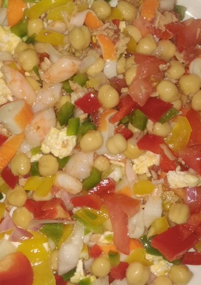 Una foto de Ensalada de garbanzos
