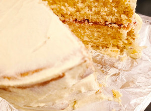 A picture of Moist vanilla cake.