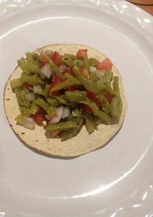 Una foto de Tostada de nopales