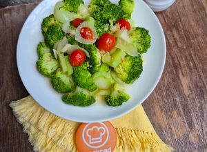 Foto resep Tumis Broccoli & Tomat Cherry