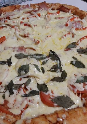 Una foto de Pizza mixta 🍕🍕🍕
