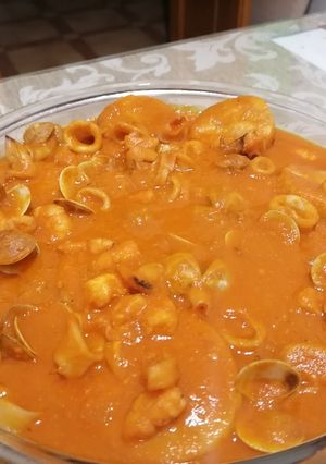 Una foto de Medallones de merluza en airfryer en salsa de pimientos del piquillo