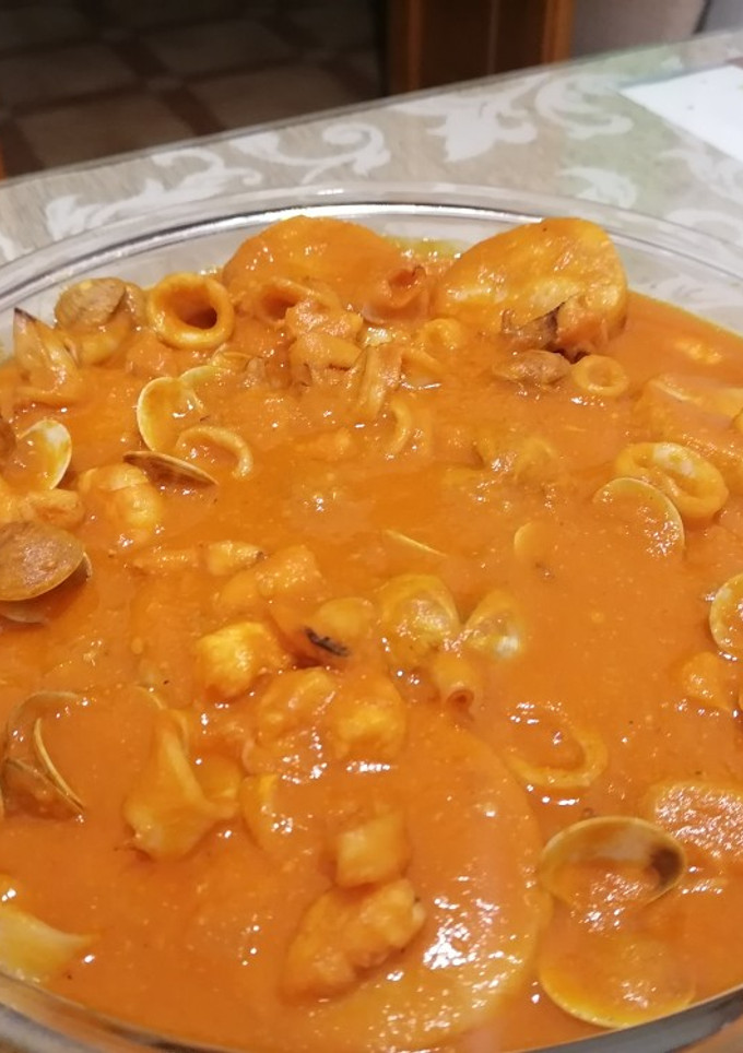 Una foto de Medallones de merluza en airfryer en salsa de pimientos del piquillo