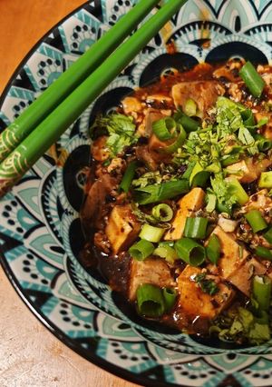 A picture of Traditional Mapo Tofu plant-based (Chuántǒng Sù Mápó Dòufu 传统素麻婆豆腐).