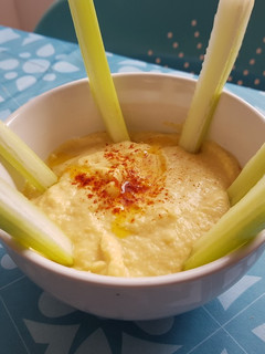 Una foto de Hummus de garbanzos fácil y rápido