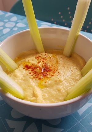 Una foto de Hummus de garbanzos fácil y rápido