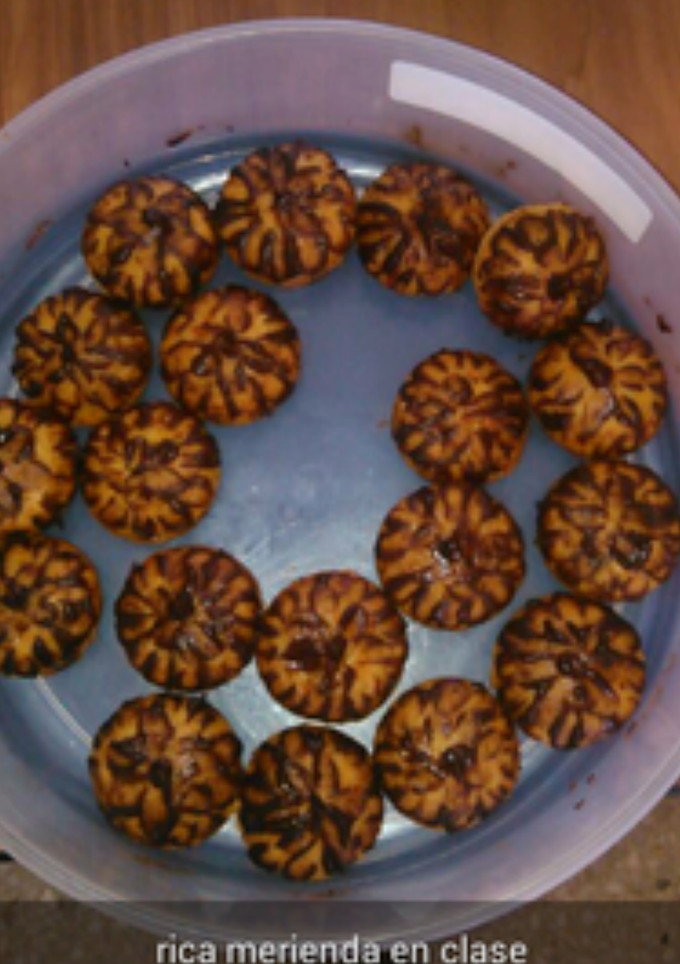 Una foto de Poquesitos de zanahoria SORPRESA cubierta de chocolate