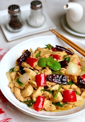 Foto resep Gai Phad Nam Mon Hoi (Chicken Oyster Sauce)