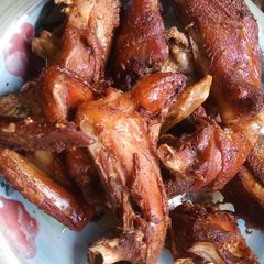 A picture of Fried 🐔 chicken.