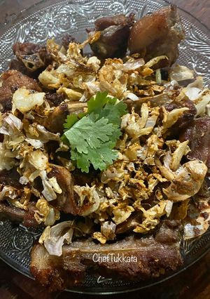 รูปของ ซี่โครงหมูทอดกระเทียม by ChefTukkata