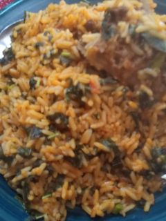 Jollof din shinkafa da alayyahu ainihin hoton girkin
