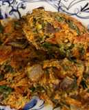 Baked carrot fritters with carrot tops - vegan