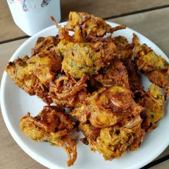 A picture of Crispy Onion Pakoda.