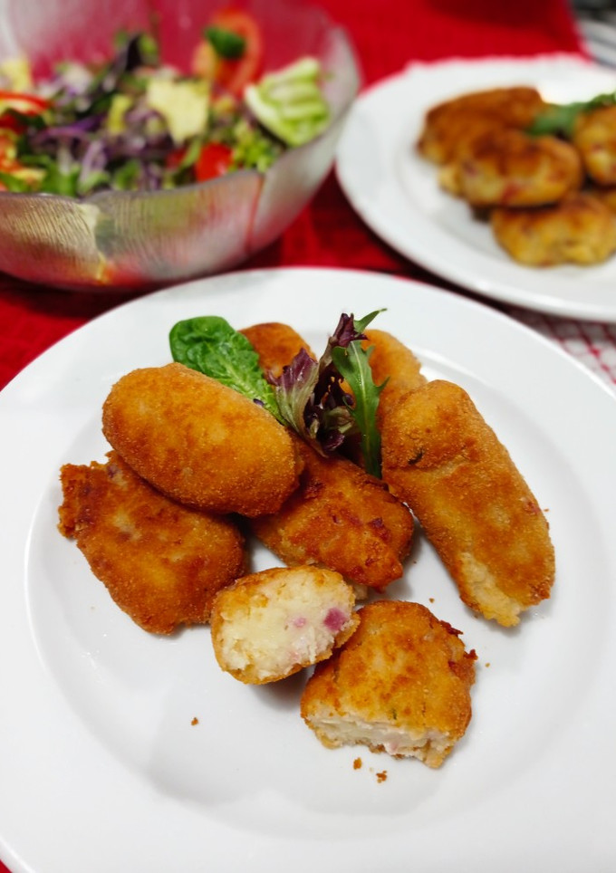 Una foto de Croquetas de jamón en robot cocina