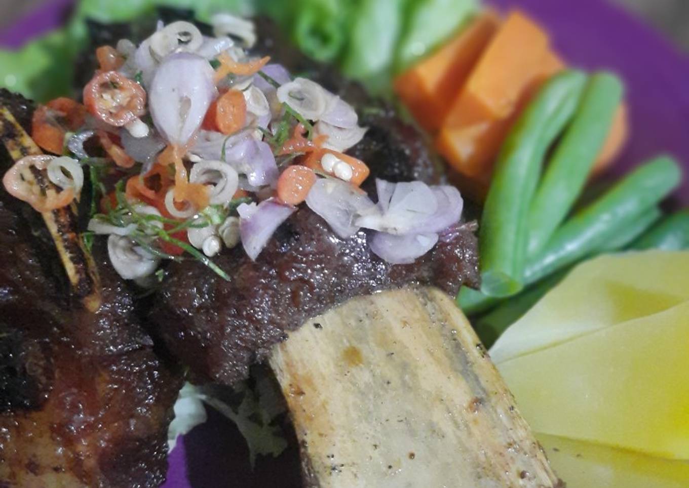 Iga Bakar Madu dengan Sambel Matah