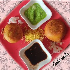 A picture of Batata vada (Maharashtrian style).