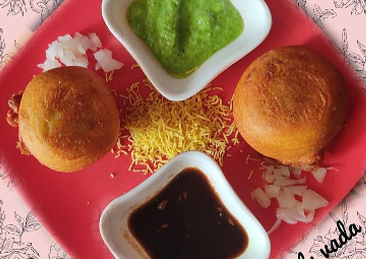 Batata vada (Maharashtrian style)