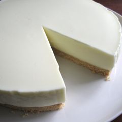 A picture of Yoghurt Jelly Cake.