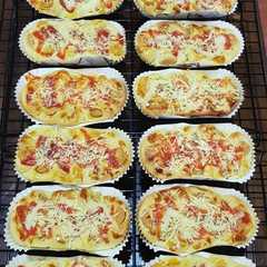 A picture of Roti Sosis Caterpillar/Hotdog Empuk Ueeenak 🌭😍.