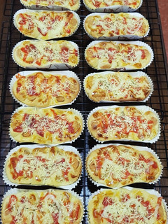 Foto resep Roti Sosis Caterpillar/Hotdog Empuk Ueeenak 🌭😍
