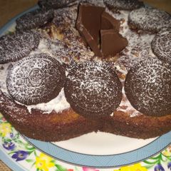 A picture of Oreo biscuits Chocolate coffee cake.