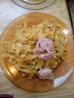 Una foto de Nidos de pasta espinacas con atún