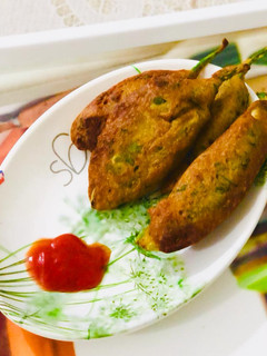मिर्ची वड़ा (Mirchi vada recipe in hindi) रेसिपी मुख्य फोटो