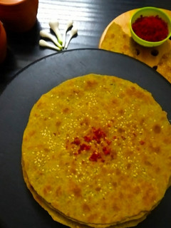 ગ્રીન મસાલા ખાખરા (Green Masala Khakhra Recipe in gujarati) રેસીપી મુખ્ય ફોટો