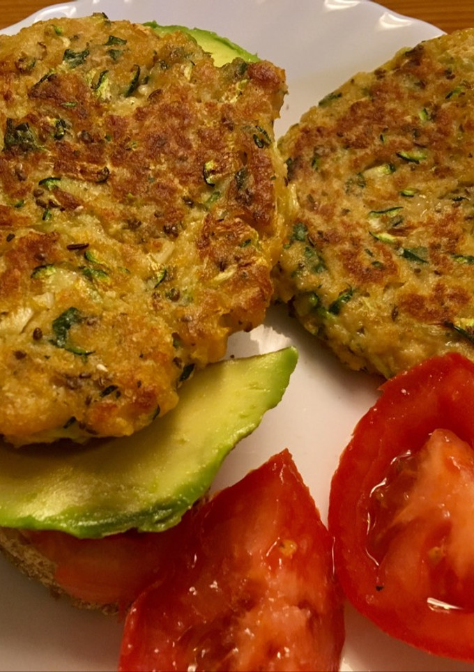 Una foto de Hamburguesa de soja y calabacín con chìa