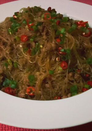 Hình của món KIẾN LEO CÂY (miến xào cay).
