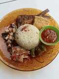 Nasi Gurih Komplit🍚: Oseng Tempe Jamur, Ikan Asin Mercon, Bandeng, Tahu, Terong, Sambal Penyet