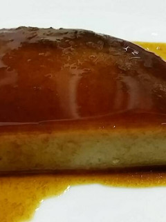 Una foto de Flan de plátanos con galletas en microondas