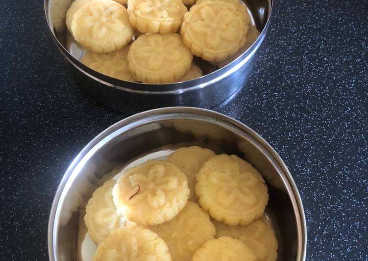 Steps to Make Quick Fresh homemade pendas (Indian sweet)