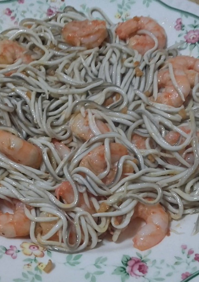 Una foto de Gulas al ajillo