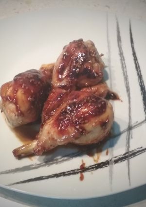 Una foto de Muslitos de pollo con soja y Miel