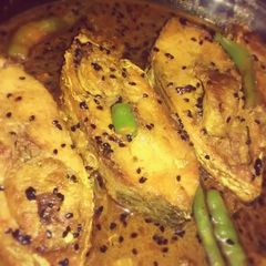 A picture of Illish Maach/Hilsa Fish Curry.
