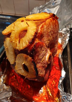A picture of Easy baked ham.