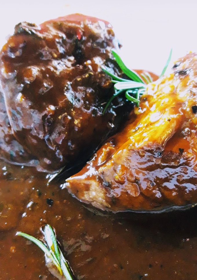 Una foto de Bondiola con salsa agridulce