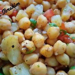 A picture of Khatta Meetha Chana Chat.