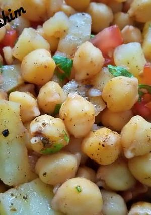 A picture of Khatta Meetha Chana Chat.