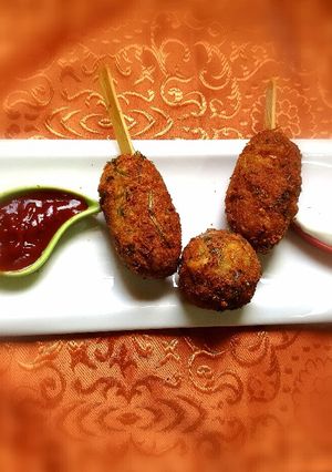 A picture of Paneer macaroni lolipops.