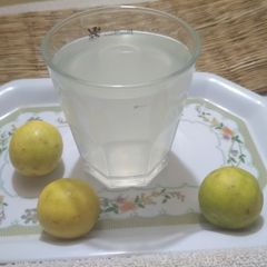 A picture of Lemon juice.