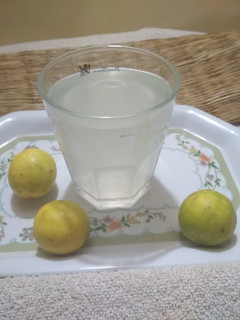 A picture of Lemon juice.