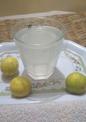 A picture of Lemon juice.